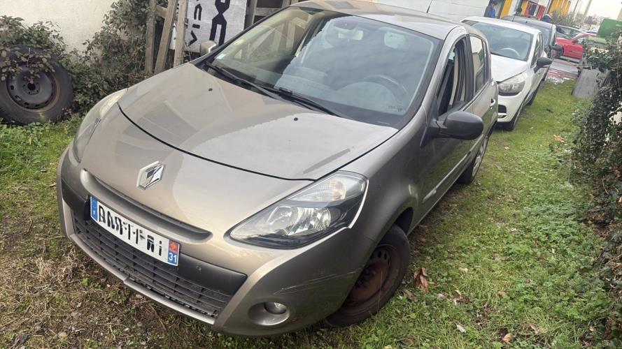 Image Anti brouillard gauche (feux) - RENAULT CLIO 3