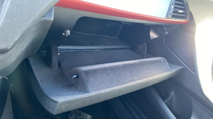 Image Boite a gants - BMW SERIE 1 F20