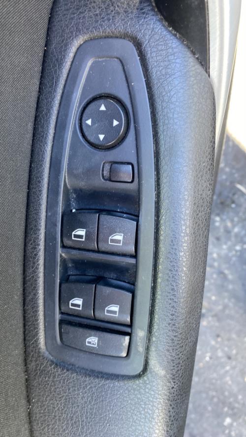 Image Interrupteur de leve vitre avant gauche - BMW SERIE 1 F20