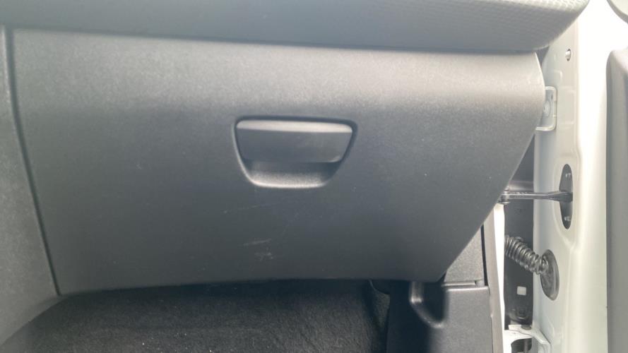 Image Boite a gants - PEUGEOT 2008 1