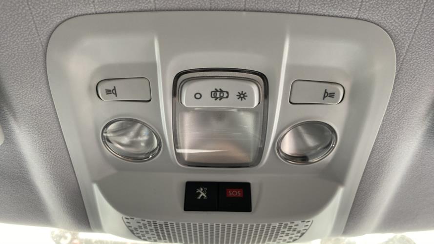 Image Eclairage de plafonnier - PEUGEOT 2008 1