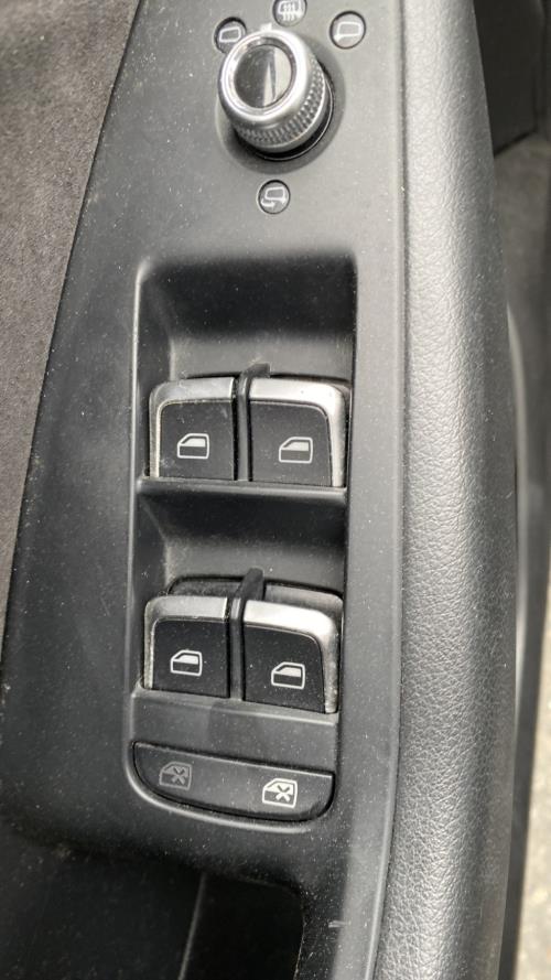Image Interrupteur de leve vitre avant gauche - AUDI Q5 1