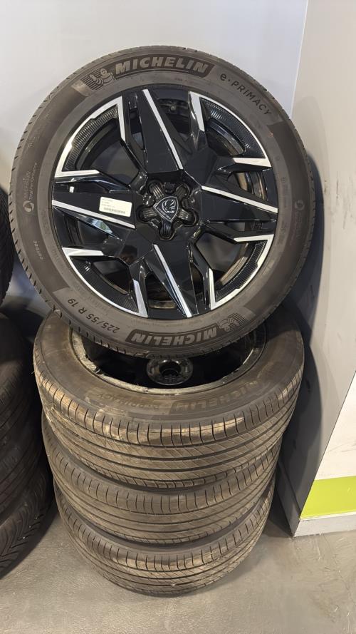 Image Jeu de 4 jantes  - PEUGEOT 5008 3