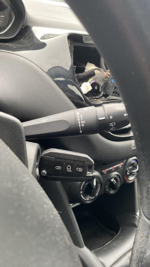 Image Com (Bloc Contacteur Tournant+Commodo Essuie Glace+Commodo Phare) - PEUGEOT 208 1