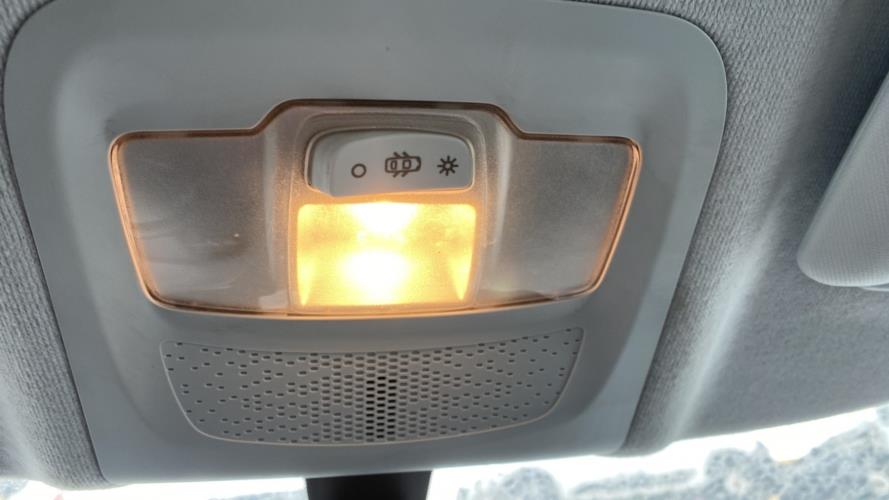 Image Eclairage de plafonnier - PEUGEOT 208 1