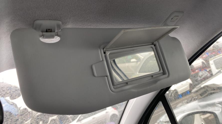 Image Pare soleil droit - PEUGEOT 208 1