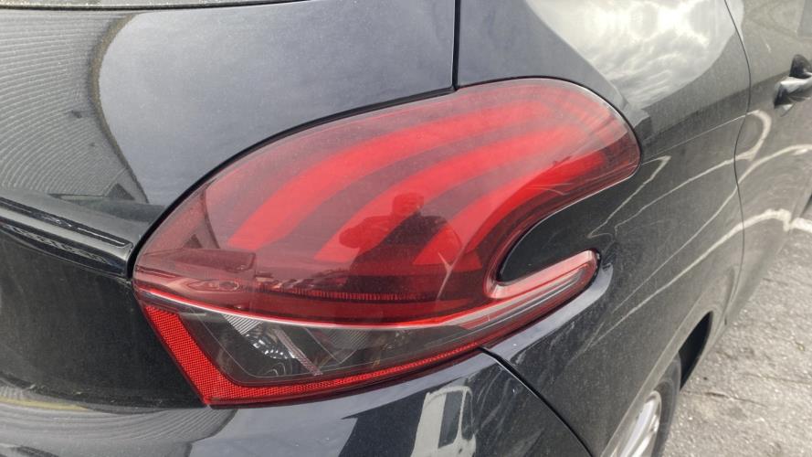 Image Feu arriere principal droit (feux) - PEUGEOT 208 1