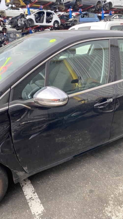 Image Porte avant gauche - PEUGEOT 208 1