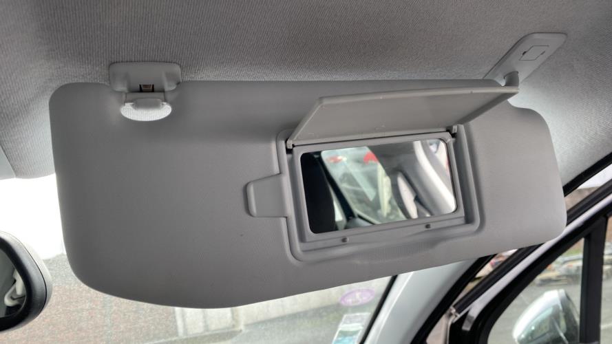 Image Pare soleil droit - PEUGEOT 208 1