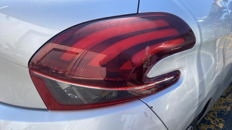 Image Feu arriere principal droit (feux) - PEUGEOT 208 1