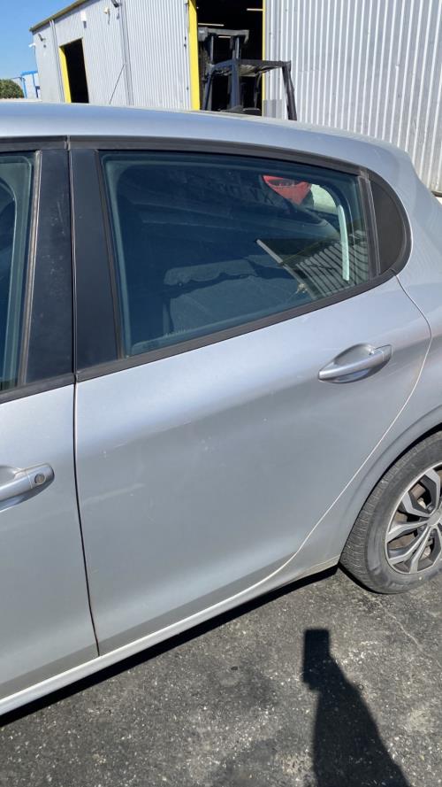 Image Porte arriere gauche - PEUGEOT 208 1