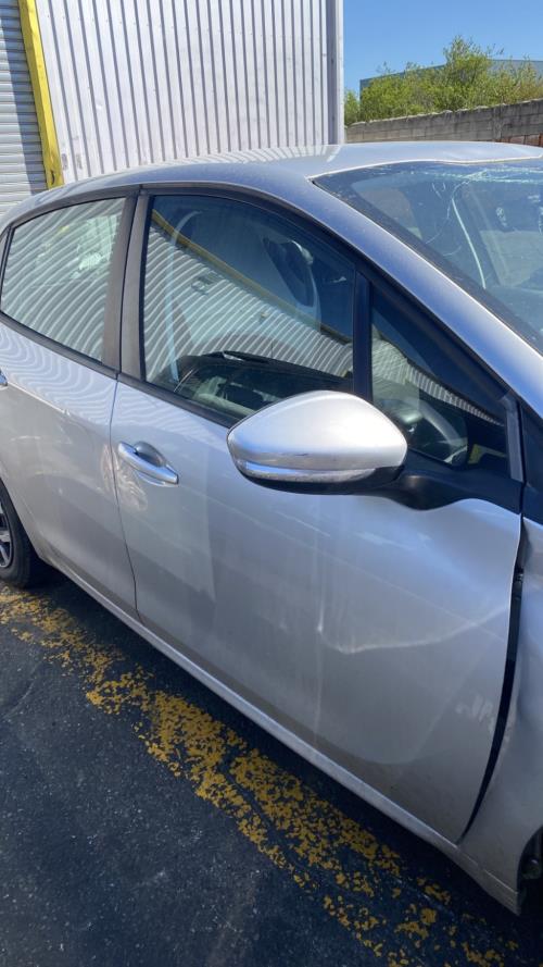 Image Porte avant droit - PEUGEOT 208 1