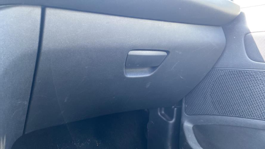Image Boite a gants - PEUGEOT 208 1