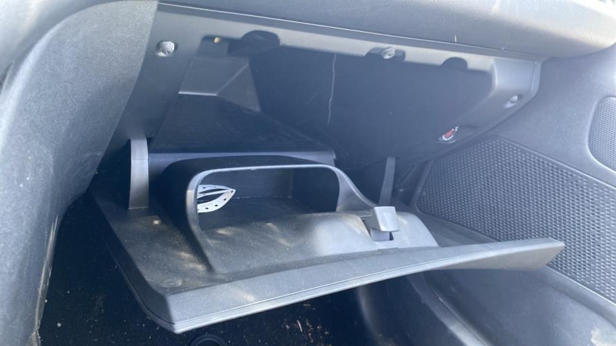 Image Boite a gants - PEUGEOT 208 1