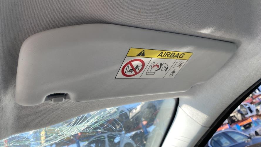 Image Pare soleil droit - PEUGEOT 208 1