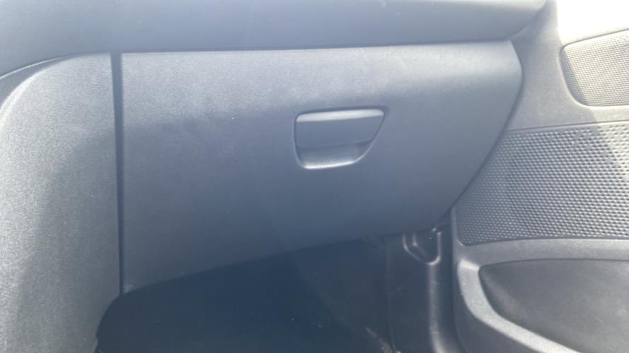 Image Boite a gants - PEUGEOT 208 1