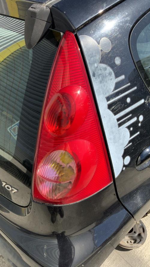 Image Feu arriere principal droit (feux) - PEUGEOT 107