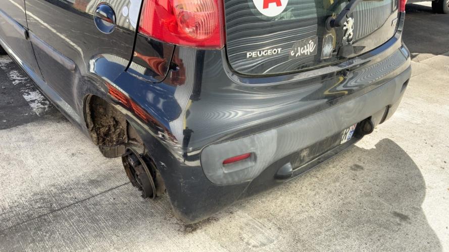 Image Pare choc arriere - PEUGEOT 107