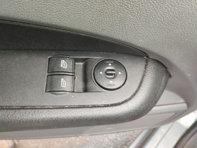 Image Interrupteur de leve vitre avant gauche - FORD FOCUS 2