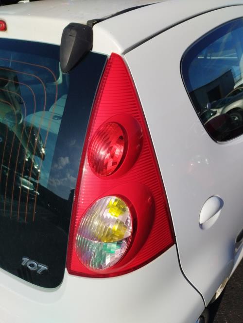 Image Feu arriere principal droit (feux) - PEUGEOT 107