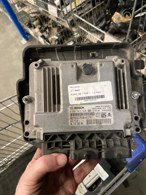 Image Calculateur - PEUGEOT 208 1