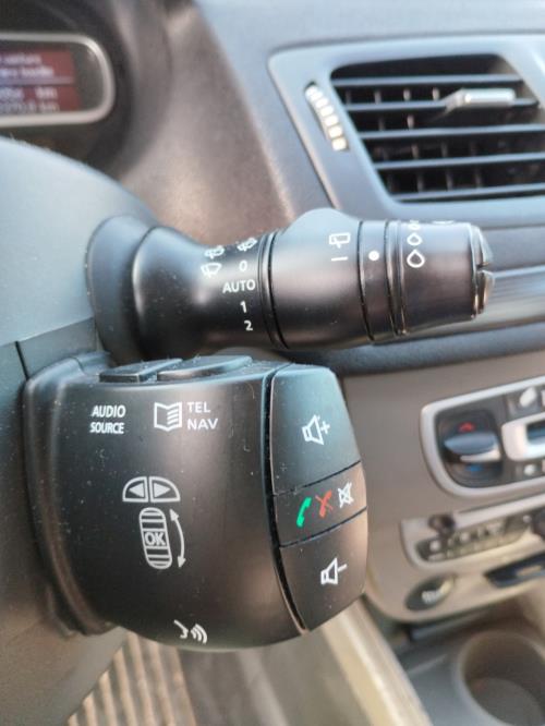 Image Com (Bloc Contacteur Tournant+Commodo Essuie Glace+Commodo Phare) - RENAULT MEGANE 3