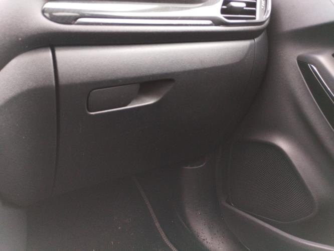 Image Boite a gants - FORD PUMA 2
