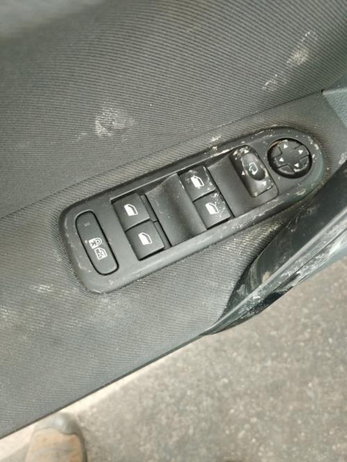 Image Interrupteur de leve vitre avant gauche - PEUGEOT 508 1