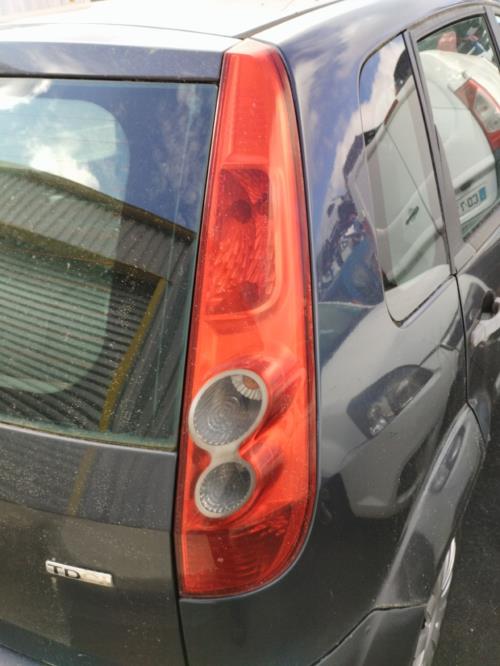 Image Feu arriere principal droit (feux) - FORD FIESTA 5