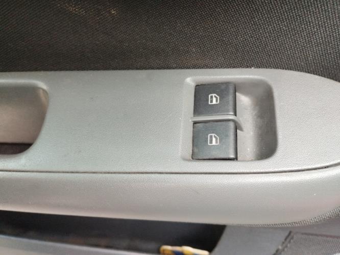 Image Interrupteur de leve vitre avant gauche - SEAT IBIZA 3