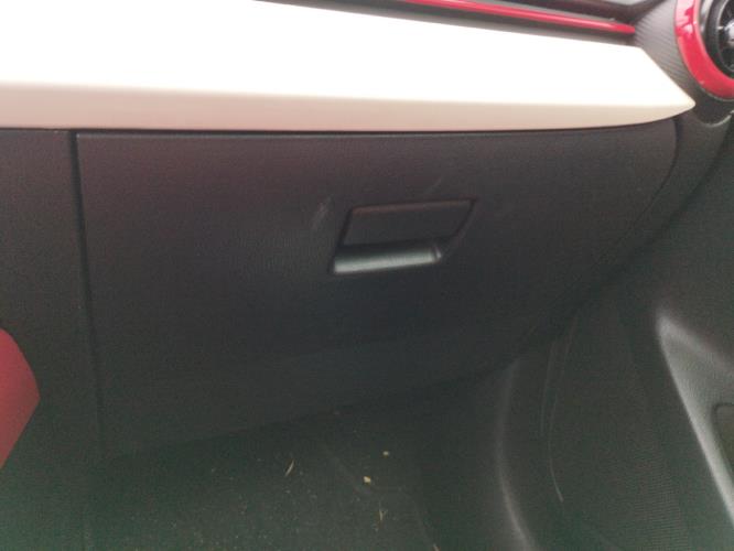 Image Boite a gants - MAZDA 2 3