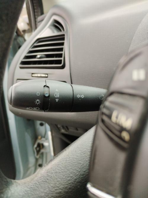 Image Com (Bloc Contacteur Tournant+Commodo Essuie Glace+Commodo Phare) - CITROEN C4 1