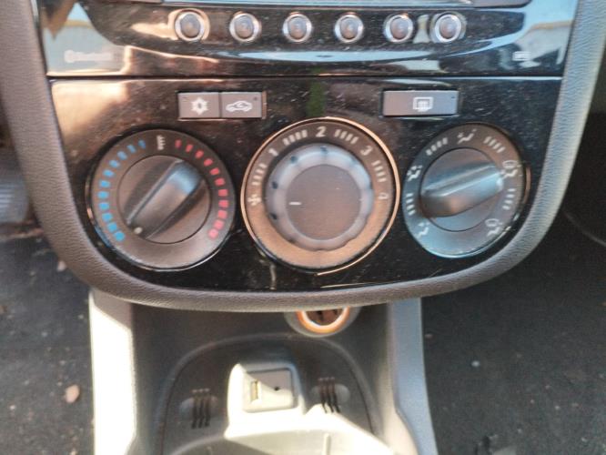 Image Commande chauffage - OPEL CORSA D