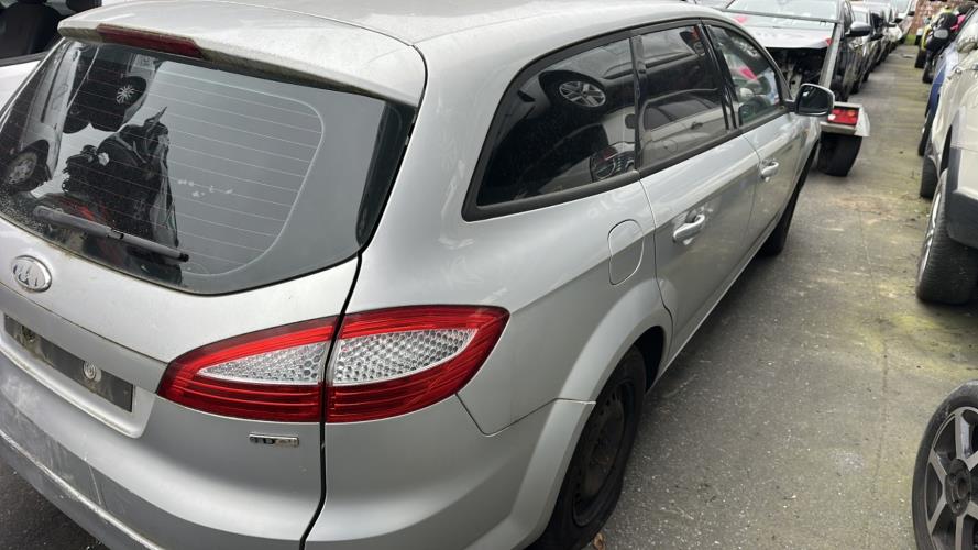 Image Feu arriere principal droit (feux) - FORD MONDEO 3