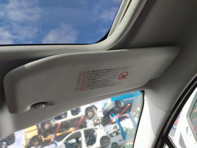 Image Pare soleil droit - PEUGEOT 2008 1