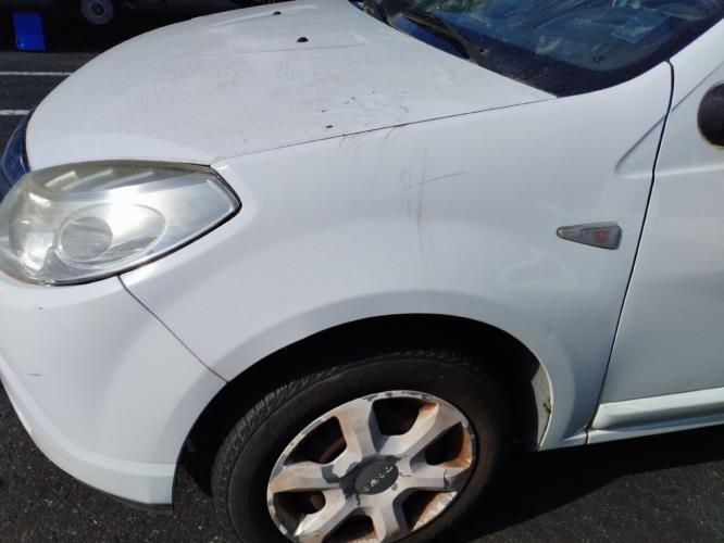 Image Capot - DACIA SANDERO 1
