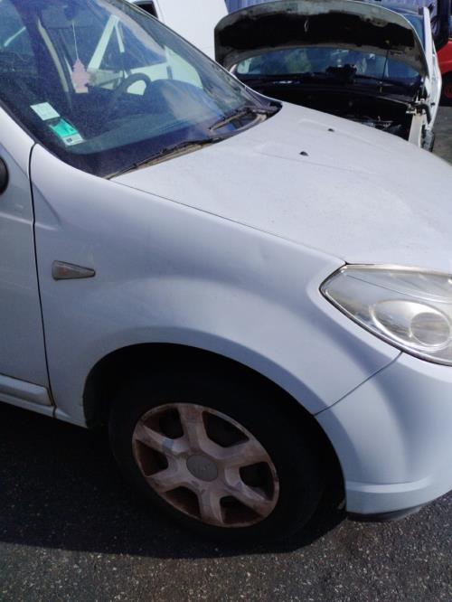 Image Capot - DACIA SANDERO 1