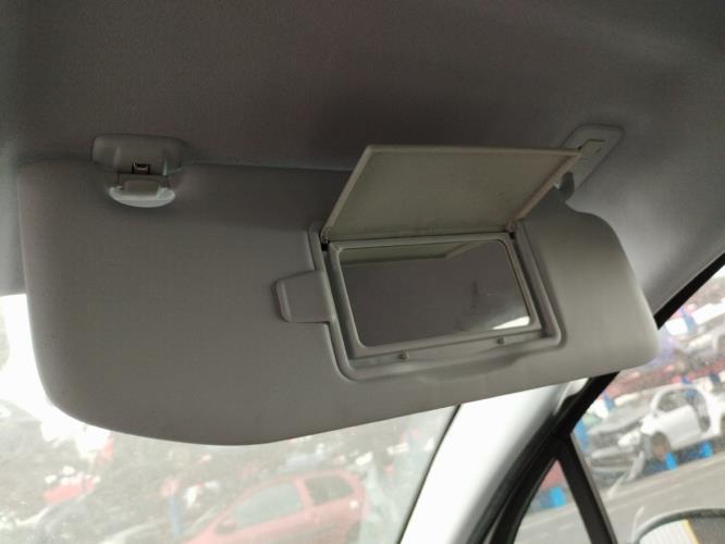 Image Pare soleil droit - PEUGEOT 2008 1