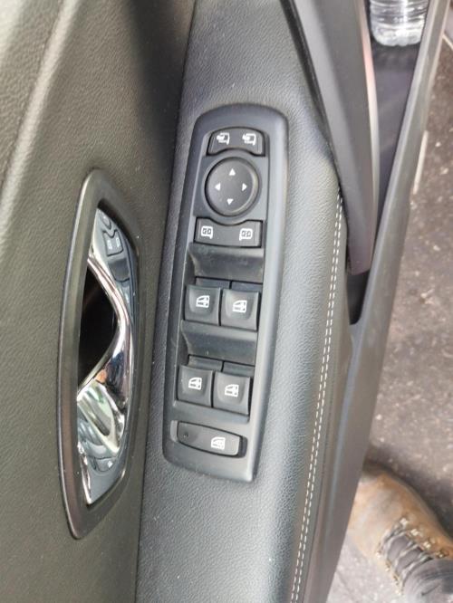 Image Interrupteur de leve vitre avant gauche - RENAULT MEGANE 3