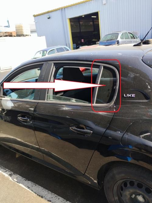 Image Custode arriere gauche (porte) - PEUGEOT 208 2