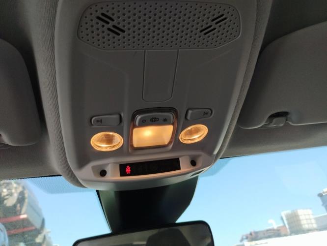 Image Eclairage de plafonnier - PEUGEOT 208 2