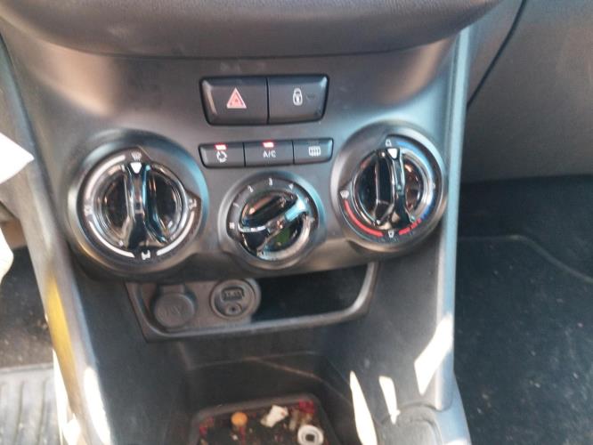 Image Commande chauffage - PEUGEOT 208 1
