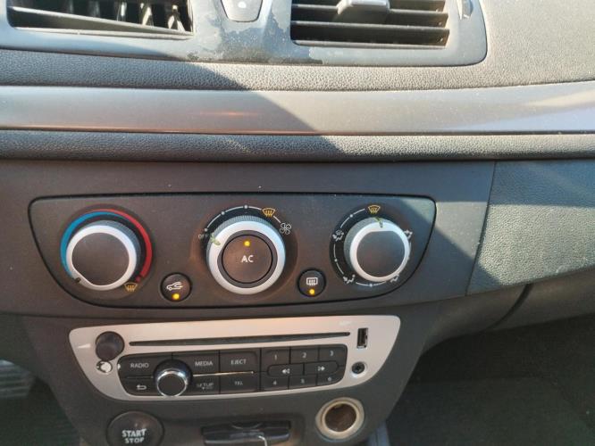 Image Commande chauffage - RENAULT MEGANE 3