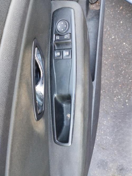 Image Interrupteur de leve vitre avant gauche - RENAULT MEGANE 3