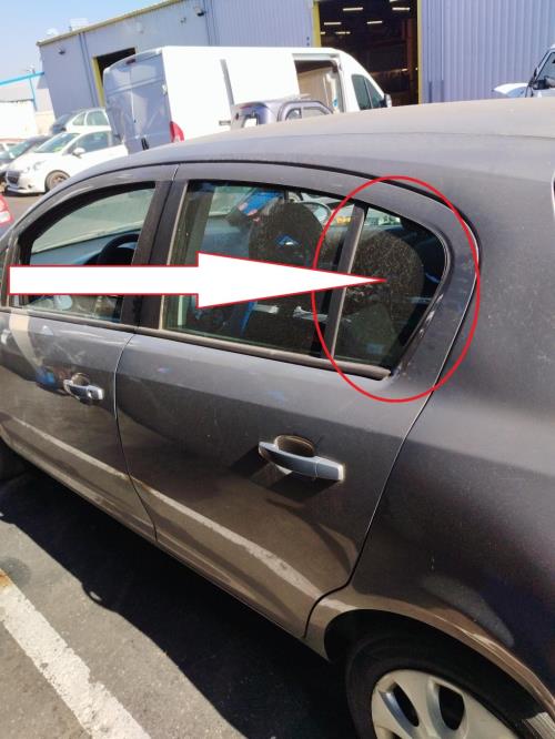Image Custode arriere gauche (porte) - OPEL CORSA D