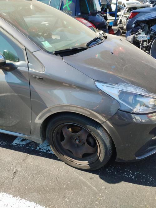 Image Aile avant droit - PEUGEOT 208 1