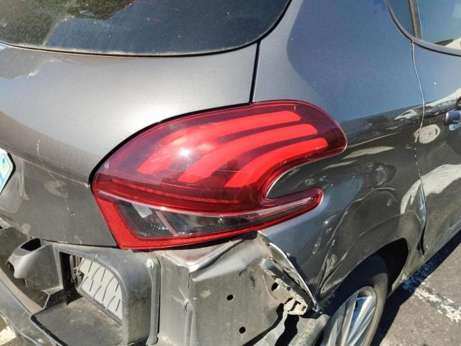 Image Feu arriere principal droit (feux) - PEUGEOT 208 1