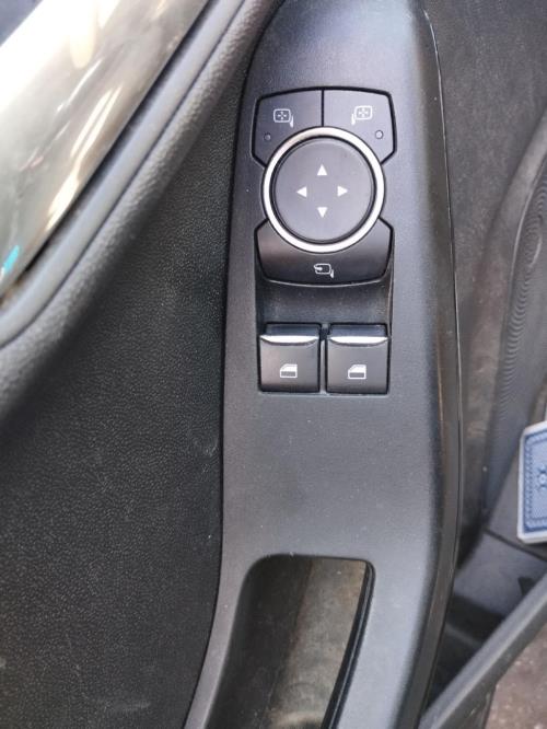 Image Interrupteur de leve vitre avant gauche - FORD FIESTA 7