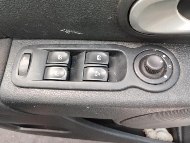Image Interrupteur de leve vitre avant gauche - RENAULT GRAND MODUS