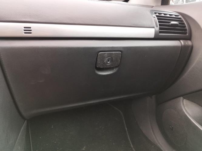 Image Boite a gants - PEUGEOT 407